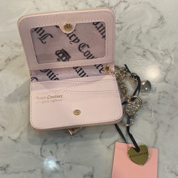 Juicy Couture Beige Card Holder with Gold Heart Accent NWT - Picture 3 of 4